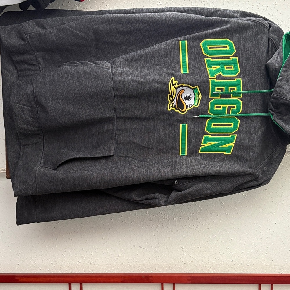 Colosseum Men's Hoodie - Green with Charcoal Trim